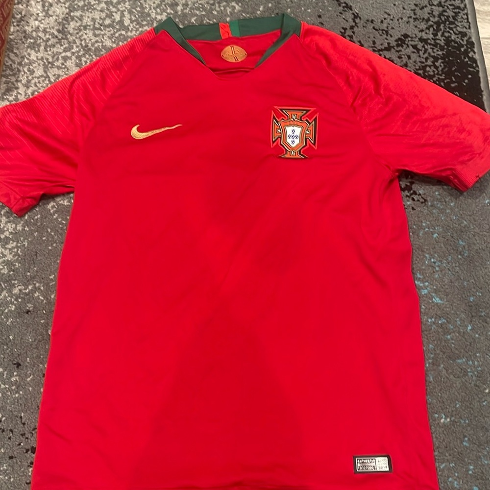 Portugal 2018 Jersey - Picture 1 of 1